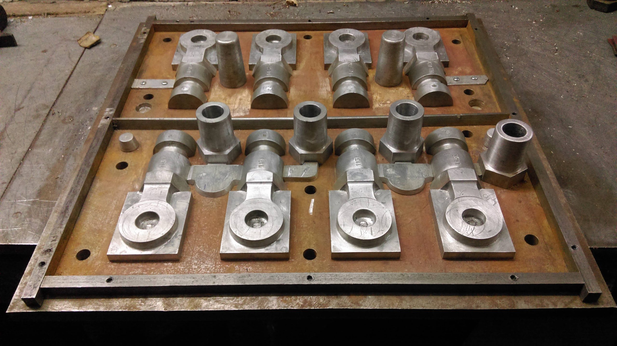 crown-pattern-works-dahisar-mumbai-metal-casting-job-work-2k6z3rt